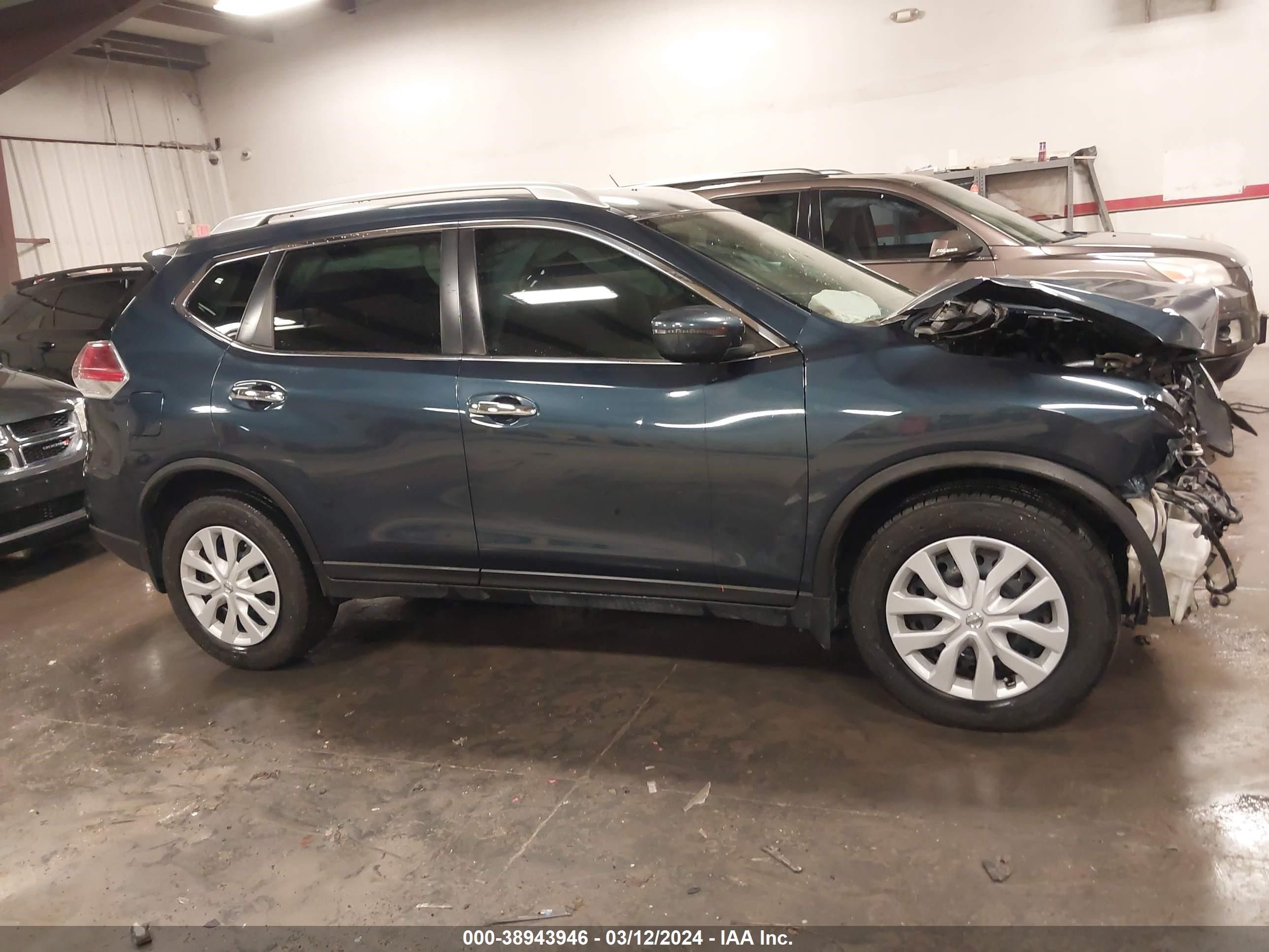 Photo 12 VIN: KNMAT2MV2GP737909 - NISSAN ROGUE 