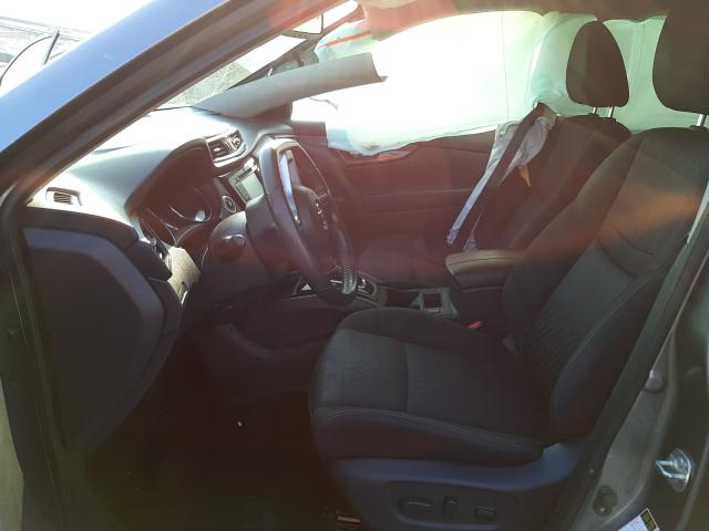 Photo 4 VIN: KNMAT2MV2HP604732 - NISSAN ROGUE 