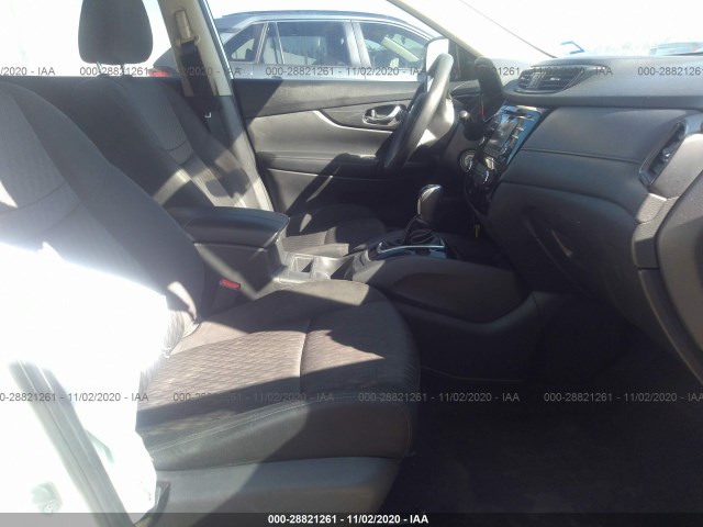 Photo 4 VIN: KNMAT2MV2HP619229 - NISSAN ROGUE 