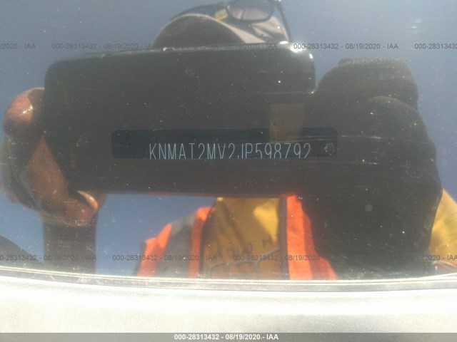 Photo 8 VIN: KNMAT2MV2JP598792 - NISSAN ROGUE 