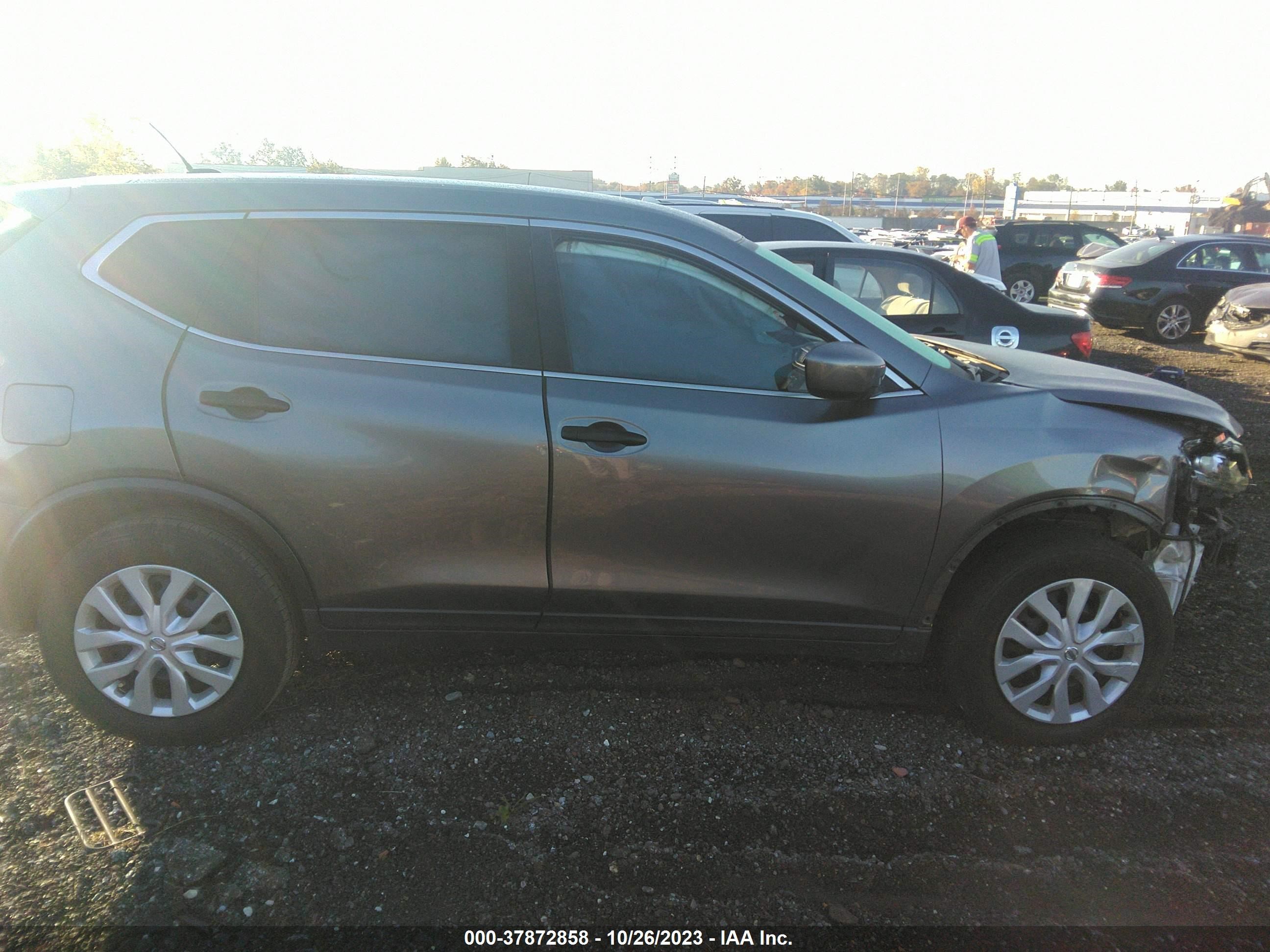 Photo 11 VIN: KNMAT2MV3GP618010 - NISSAN ROGUE 