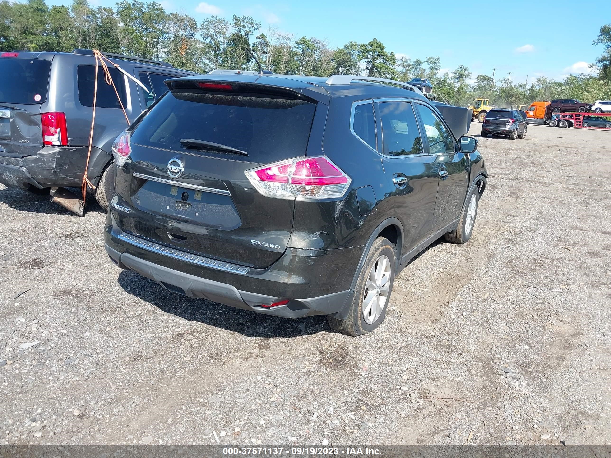 Photo 3 VIN: KNMAT2MV3GP735215 - NISSAN ROGUE 