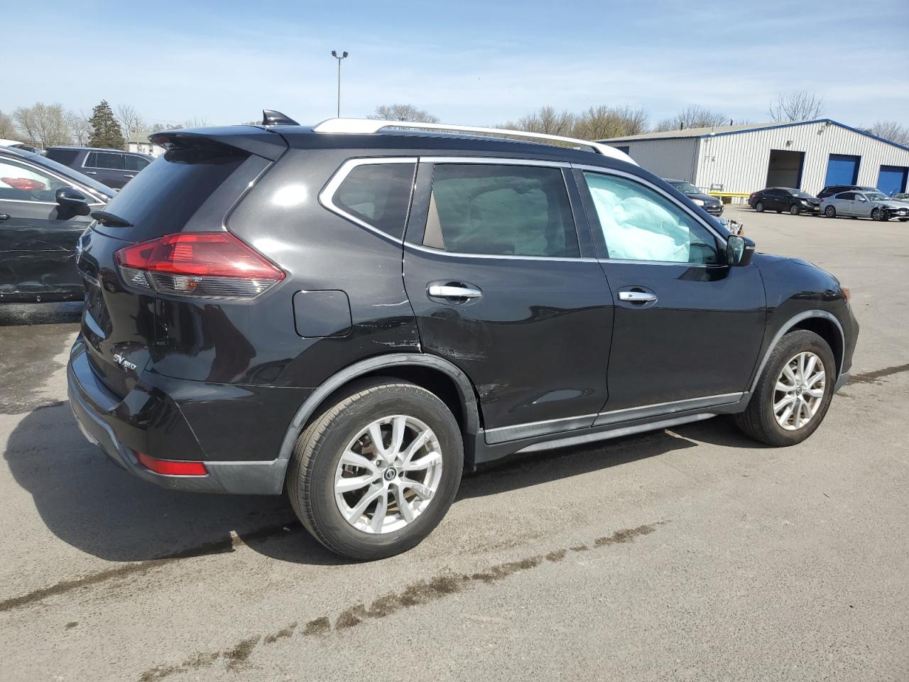 Photo 2 VIN: KNMAT2MV3JP559998 - NISSAN ROGUE 