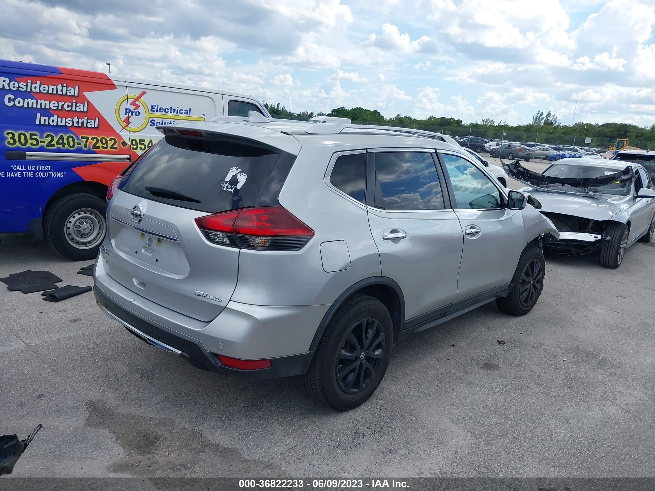 Photo 3 VIN: KNMAT2MV3LP502493 - NISSAN ROGUE 