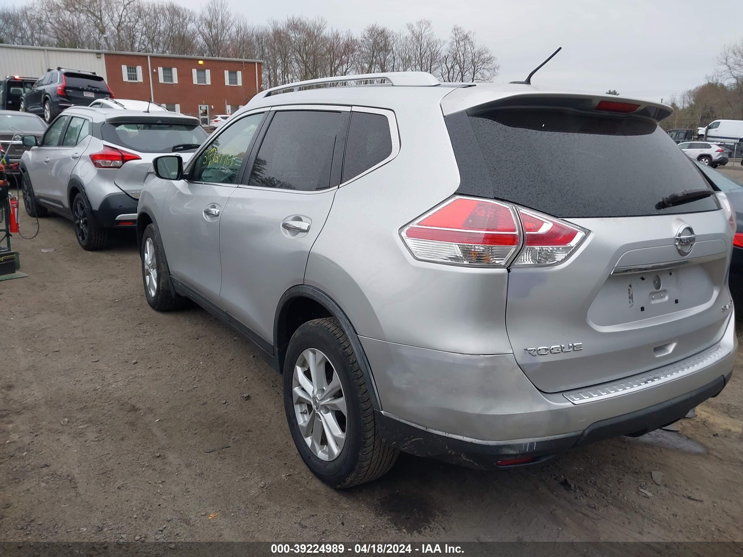 Photo 2 VIN: KNMAT2MV4FP515032 - NISSAN ROGUE 