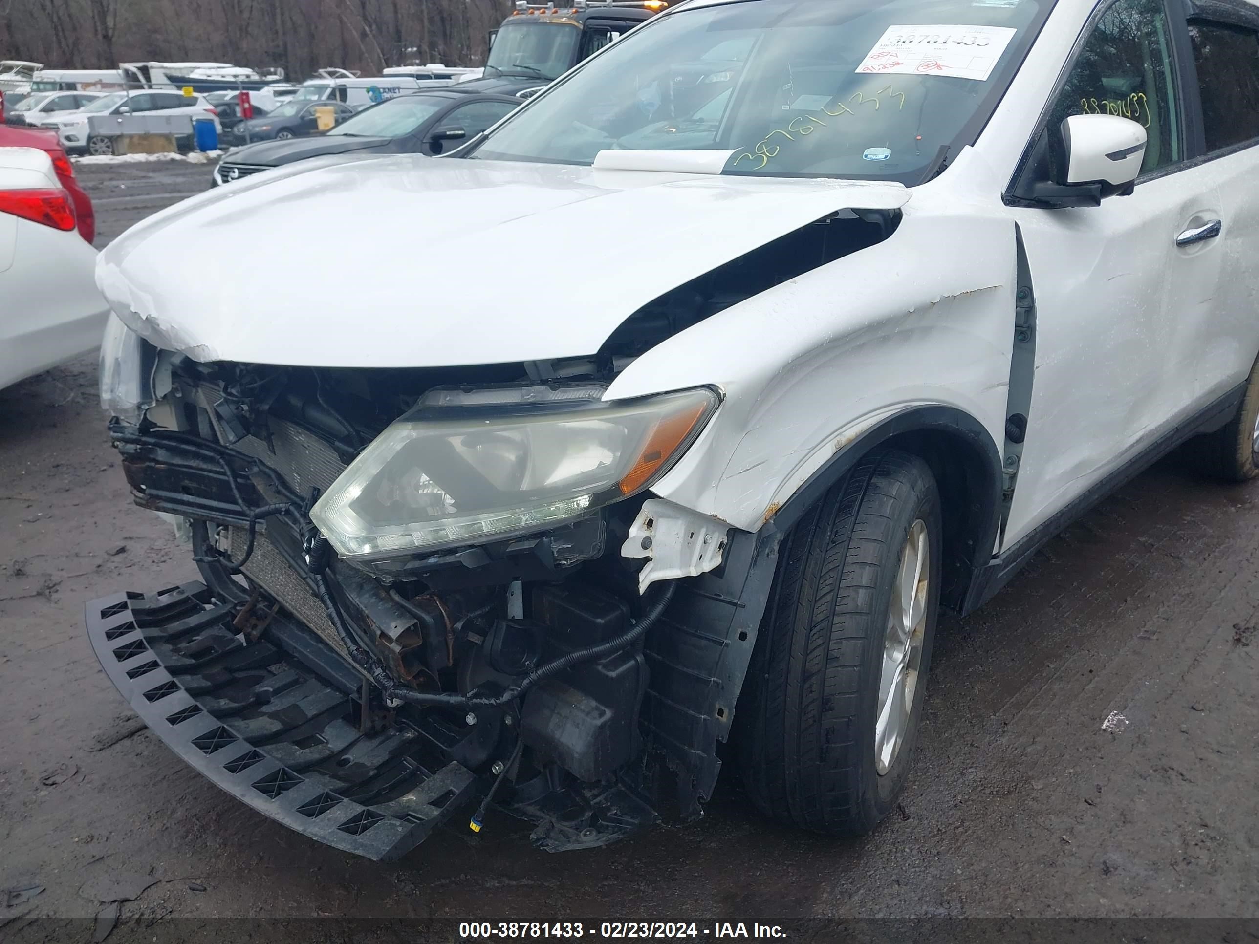 Photo 5 VIN: KNMAT2MV4GP643899 - NISSAN ROGUE 