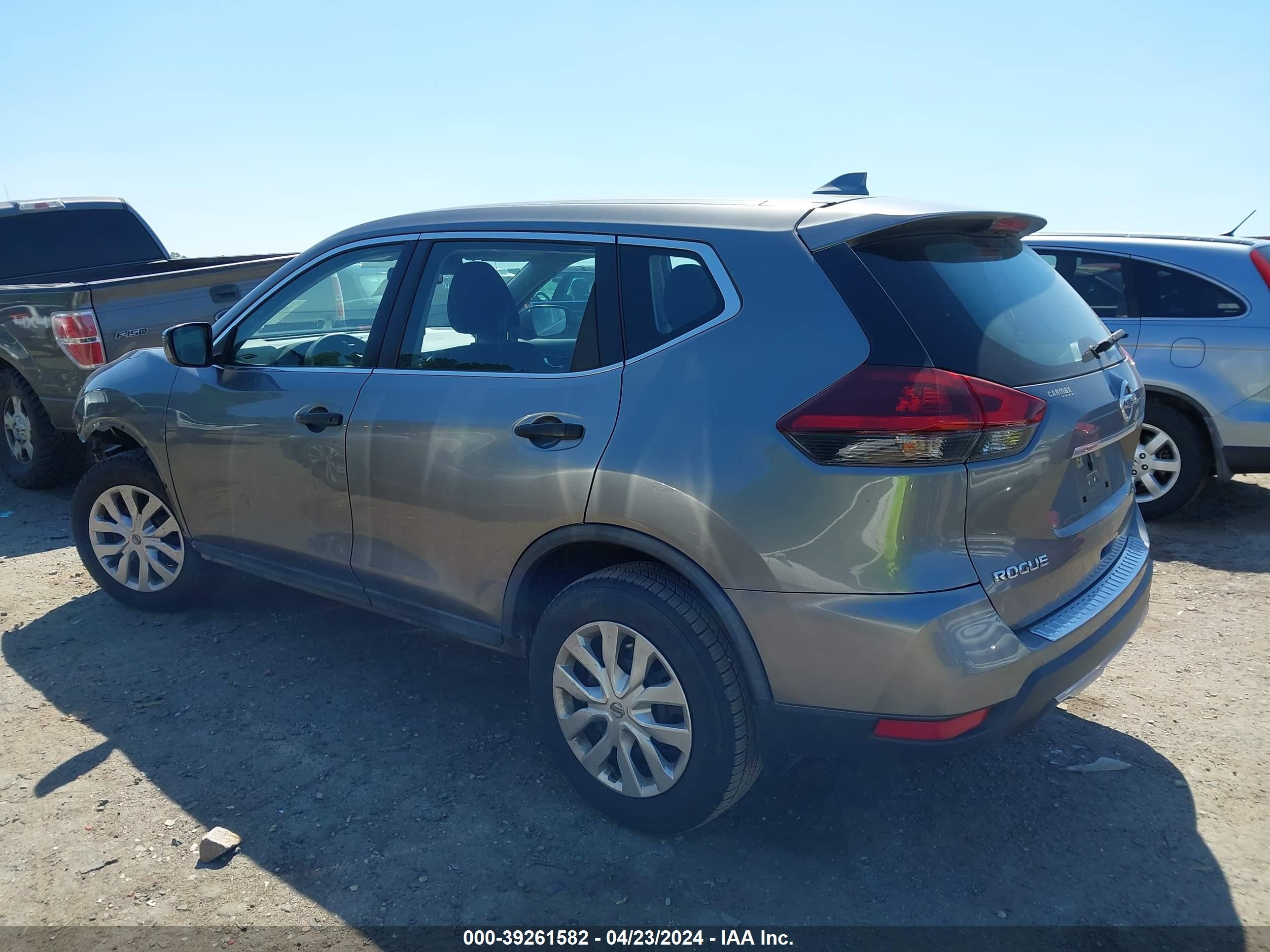 Photo 2 VIN: KNMAT2MV4JP515962 - NISSAN ROGUE 