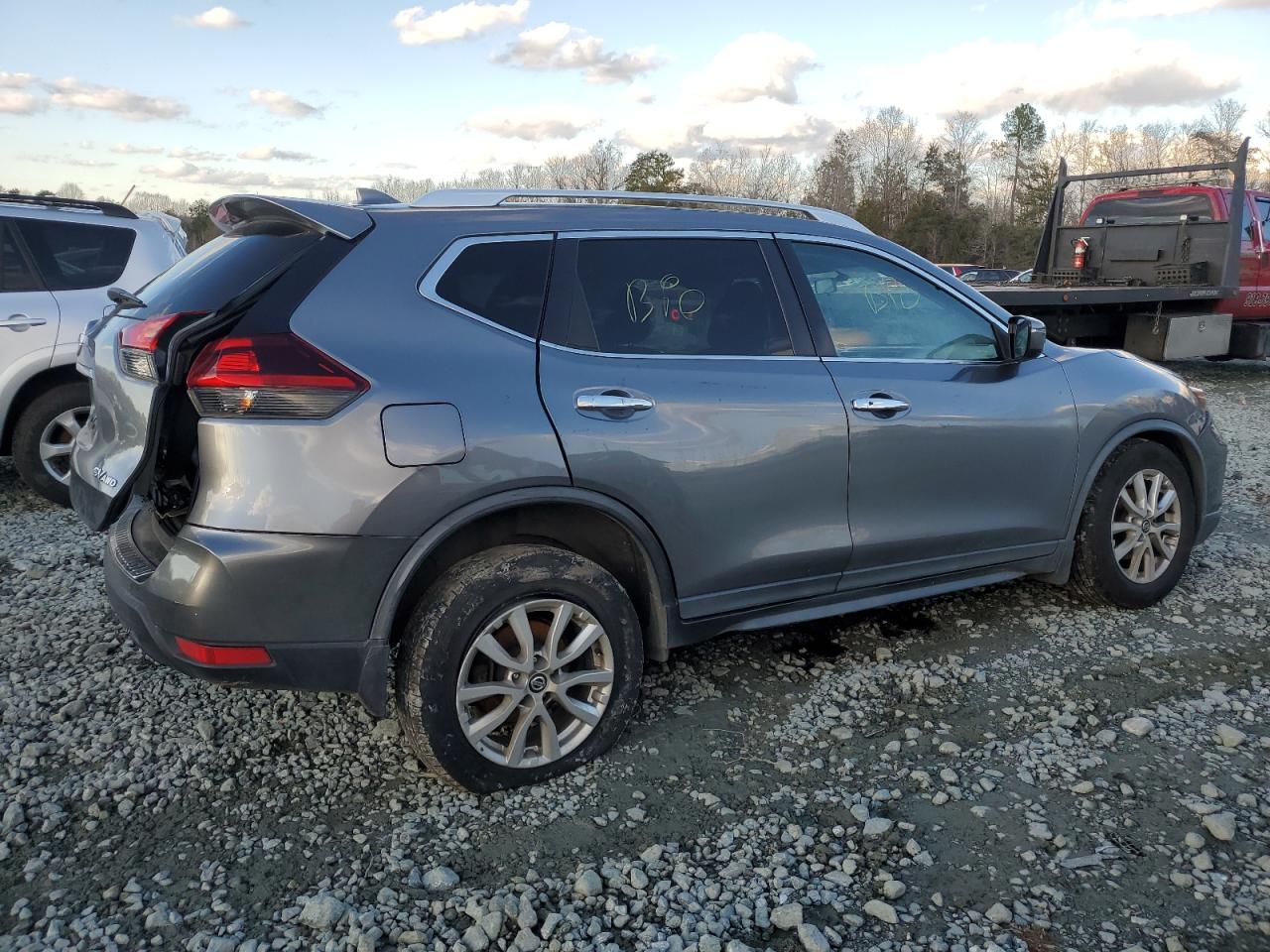 Photo 2 VIN: KNMAT2MV4JP617603 - NISSAN ROGUE 