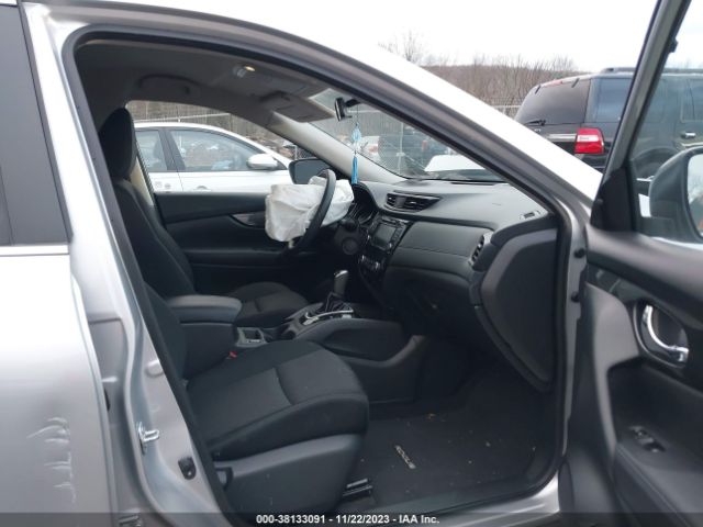 Photo 4 VIN: KNMAT2MV4KP515512 - NISSAN ROGUE 