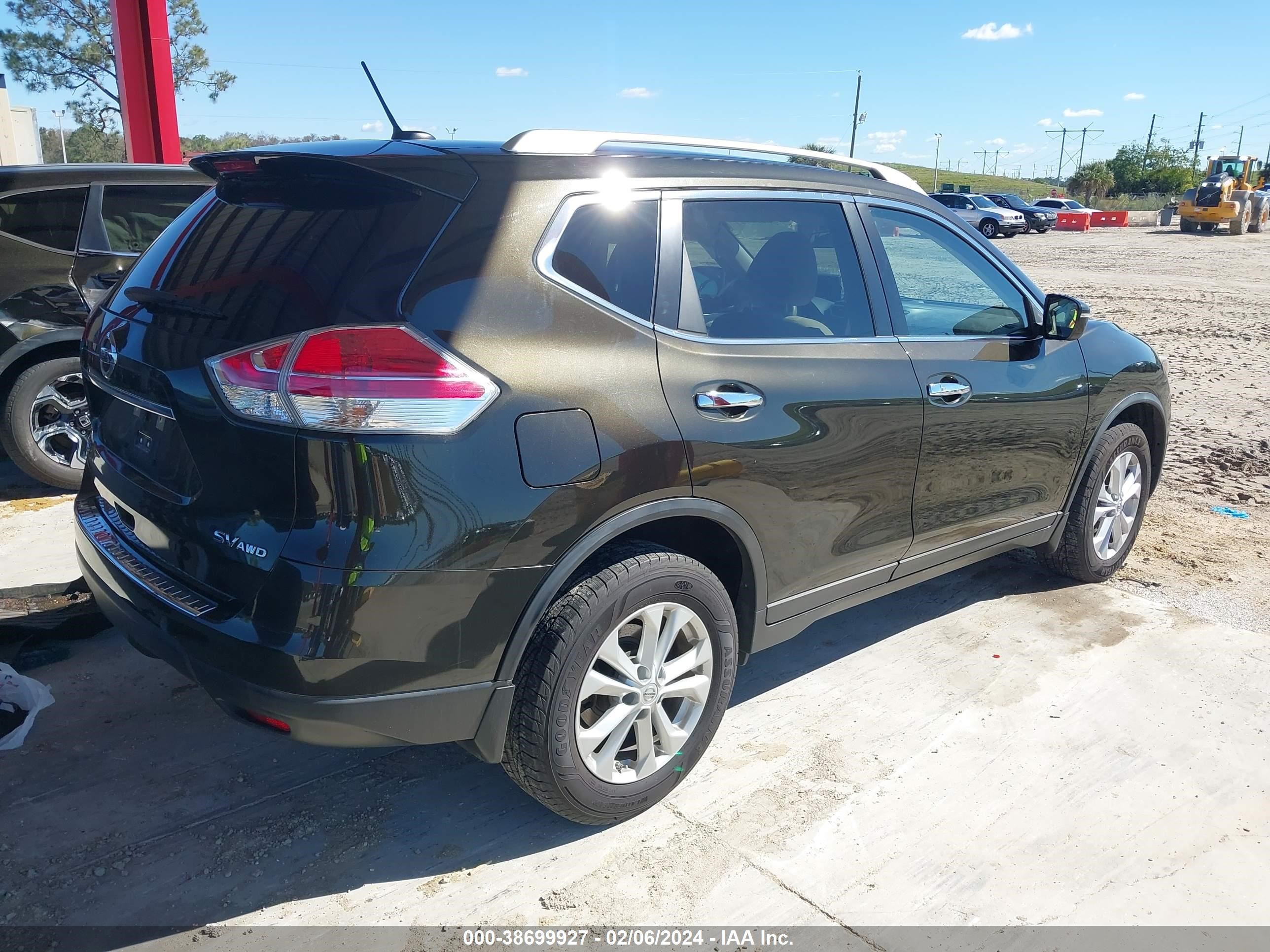 Photo 3 VIN: KNMAT2MV5FP522829 - NISSAN ROGUE 