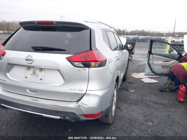 Photo 3 VIN: KNMAT2MV5JP557590 - NISSAN ROGUE 