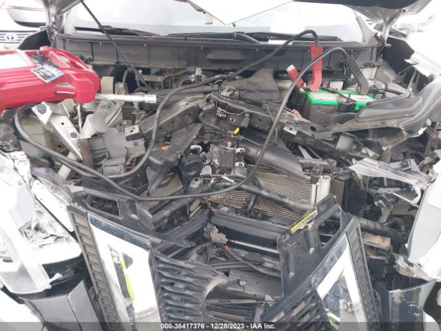 Photo 5 VIN: KNMAT2MV5JP557590 - NISSAN ROGUE 