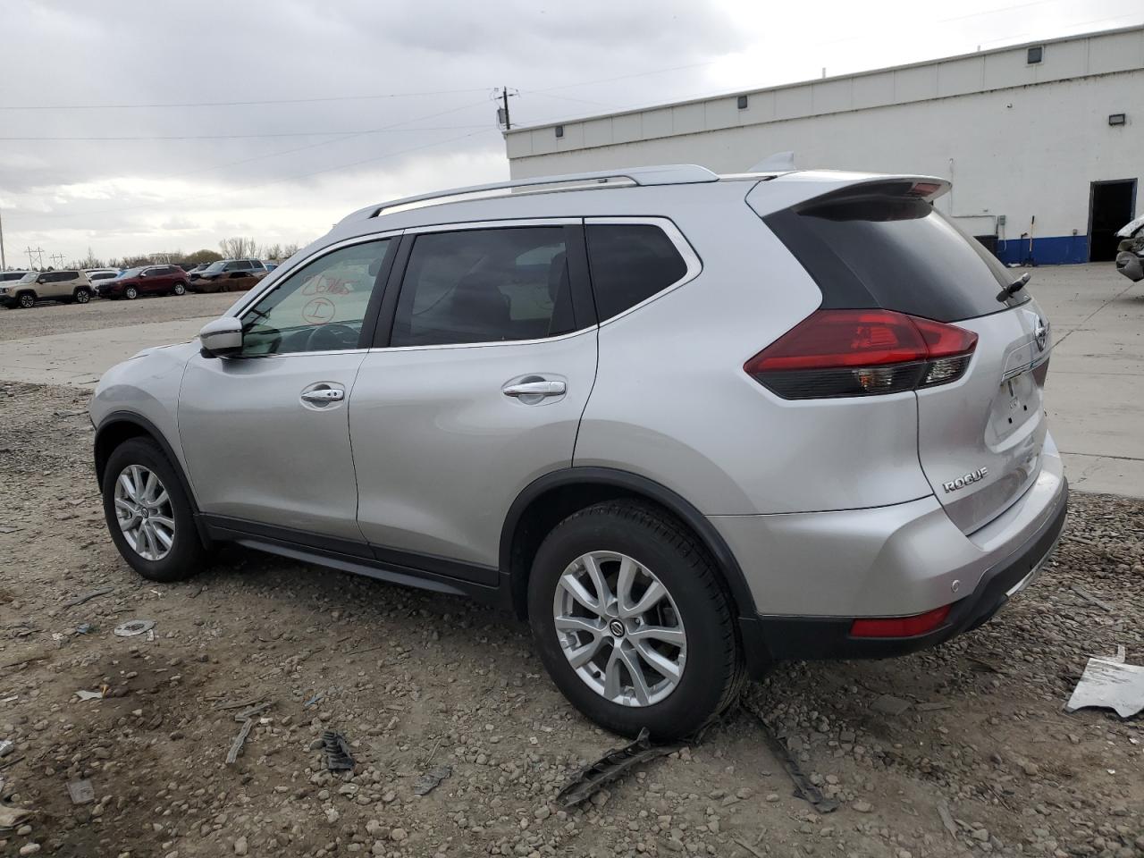 Photo 2 VIN: KNMAT2MV5LP516945 - NISSAN ROGUE 