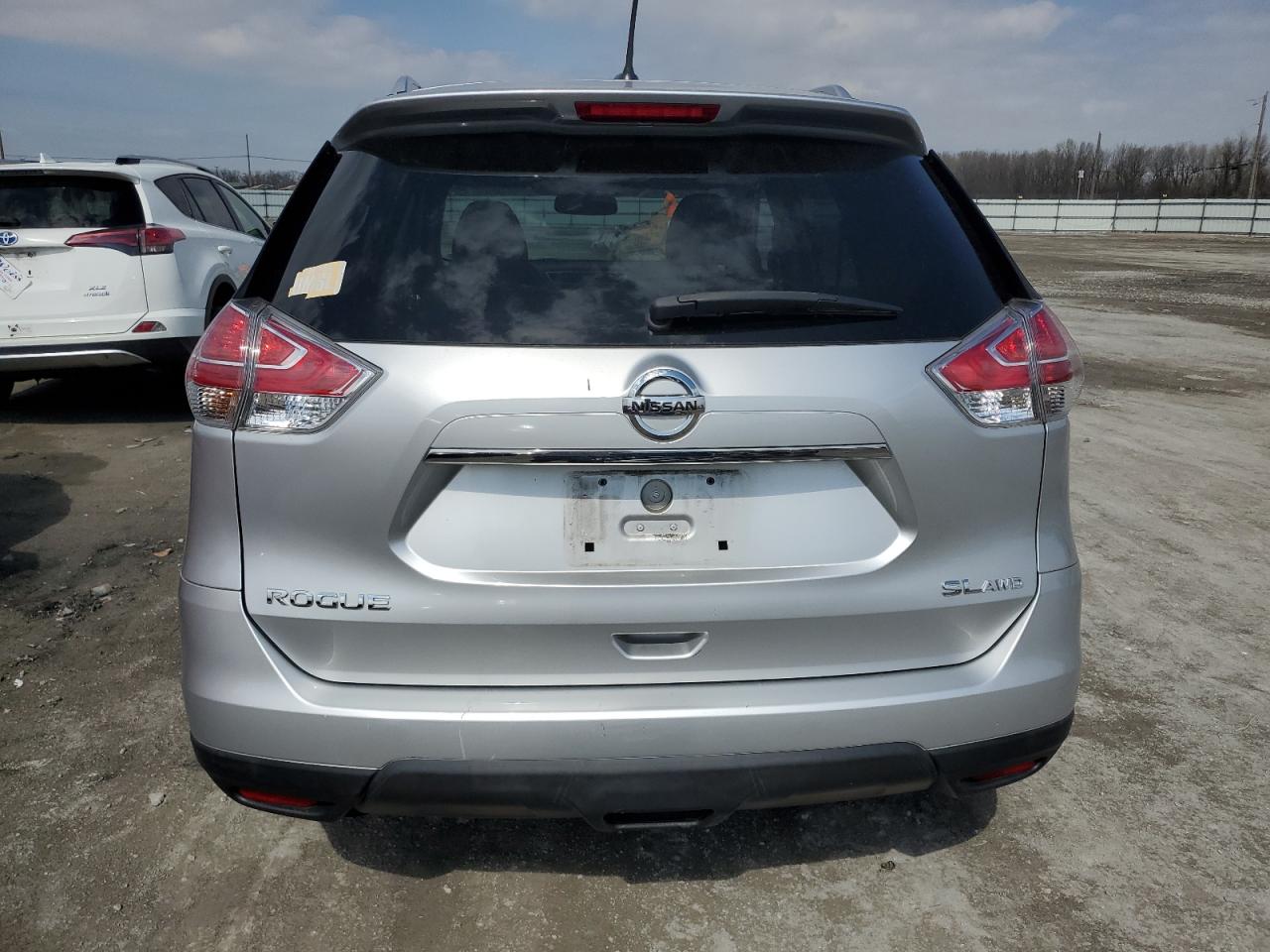 Photo 5 VIN: KNMAT2MV6GP733040 - NISSAN ROGUE 