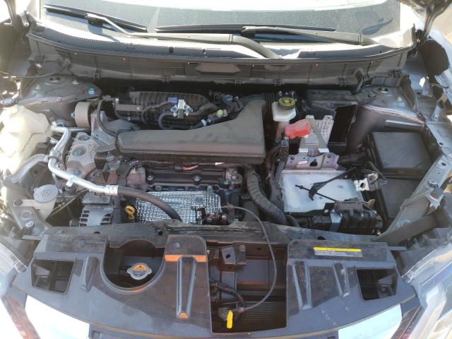 Photo 6 VIN: KNMAT2MV7JP588825 - NISSAN ROGUE 