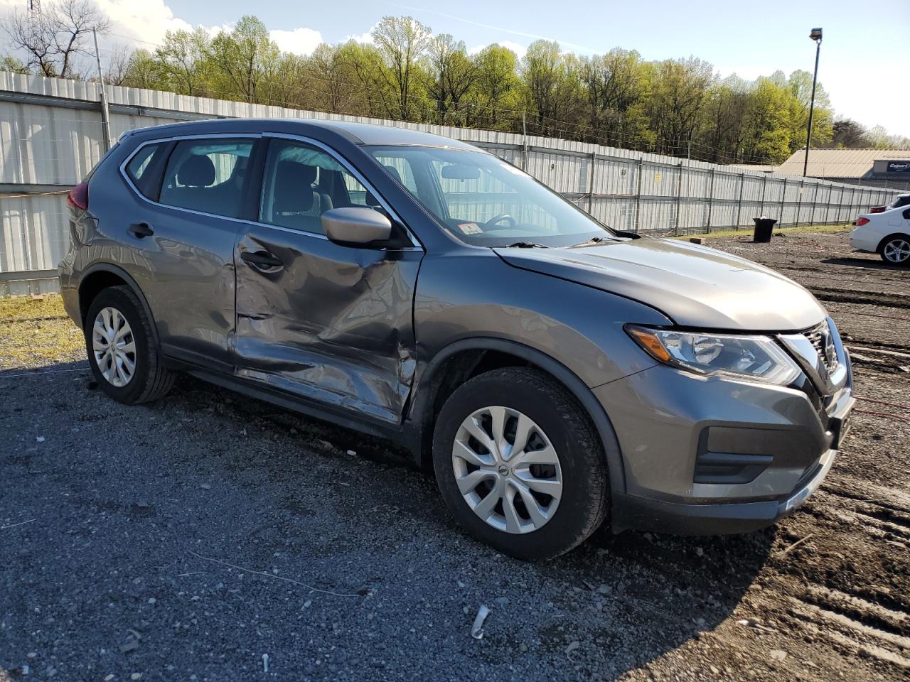 Photo 3 VIN: KNMAT2MV7JP607924 - NISSAN ROGUE 