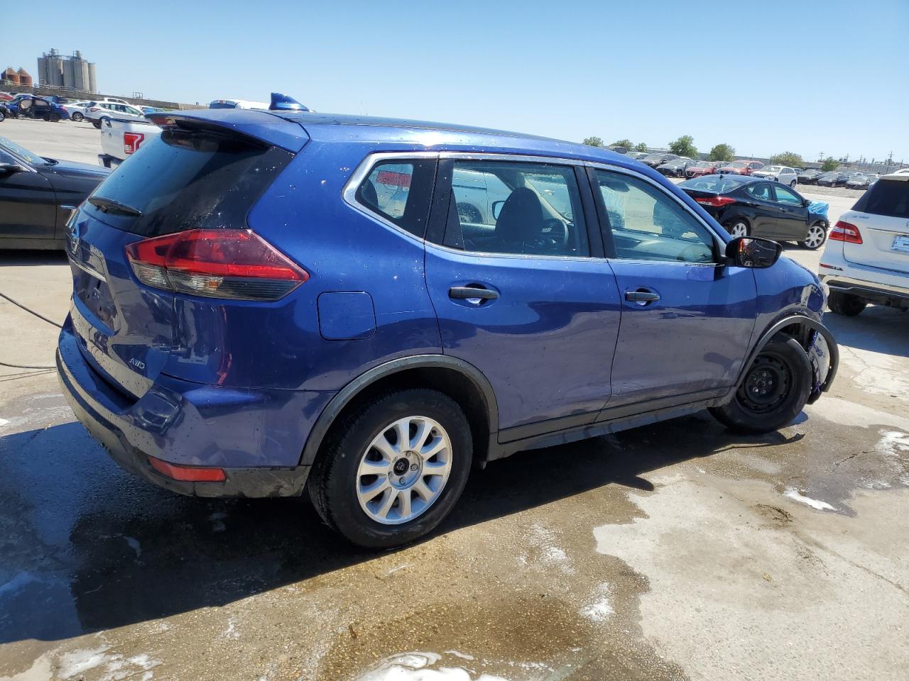 Photo 2 VIN: KNMAT2MV7KP518338 - NISSAN ROGUE 