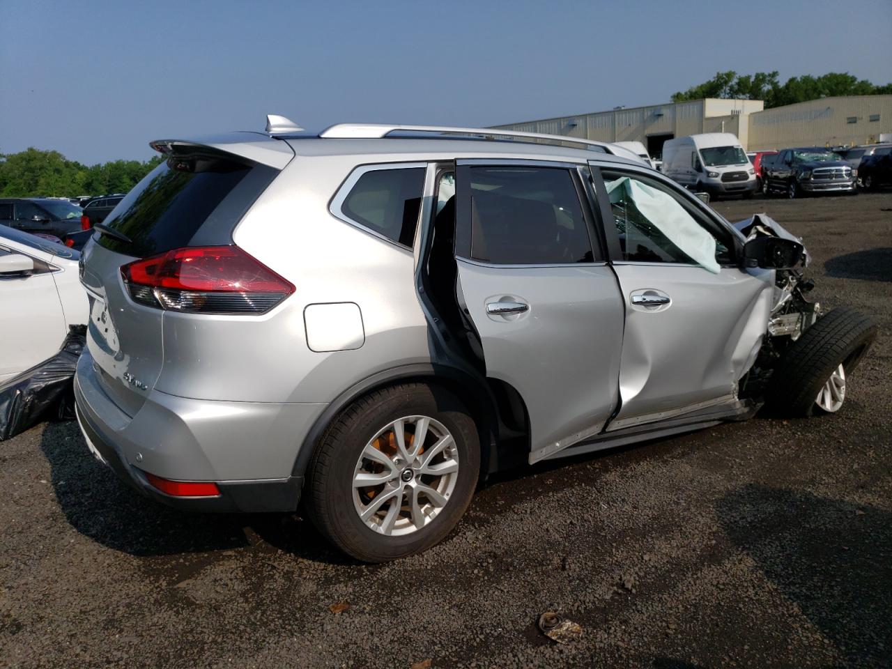 Photo 2 VIN: KNMAT2MV7LP509317 - NISSAN ROGUE 