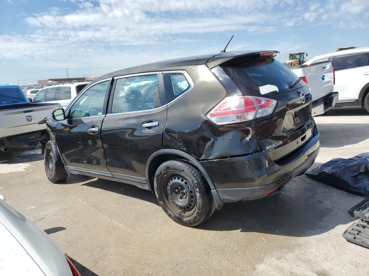 Photo 1 VIN: KNMAT2MV8FP504826 - NISSAN ROGUE 