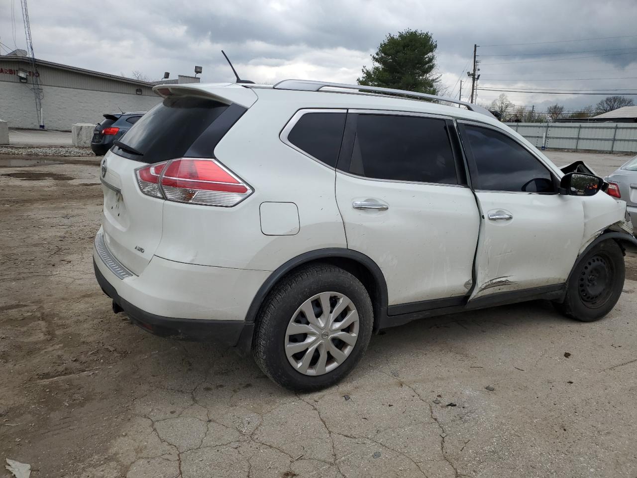 Photo 2 VIN: KNMAT2MV8GP676999 - NISSAN ROGUE 