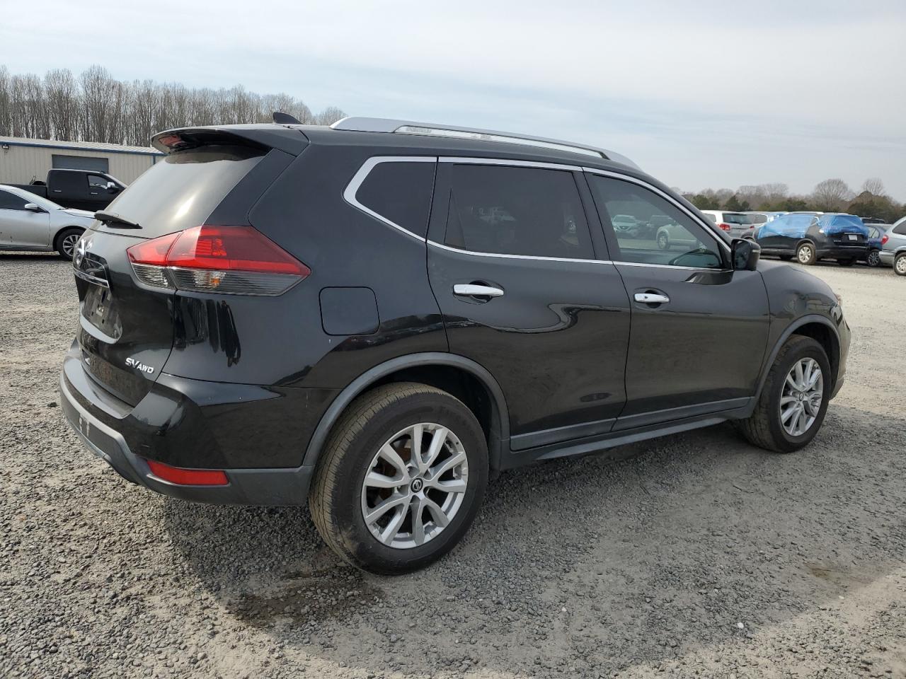 Photo 2 VIN: KNMAT2MV8JP515673 - NISSAN ROGUE 