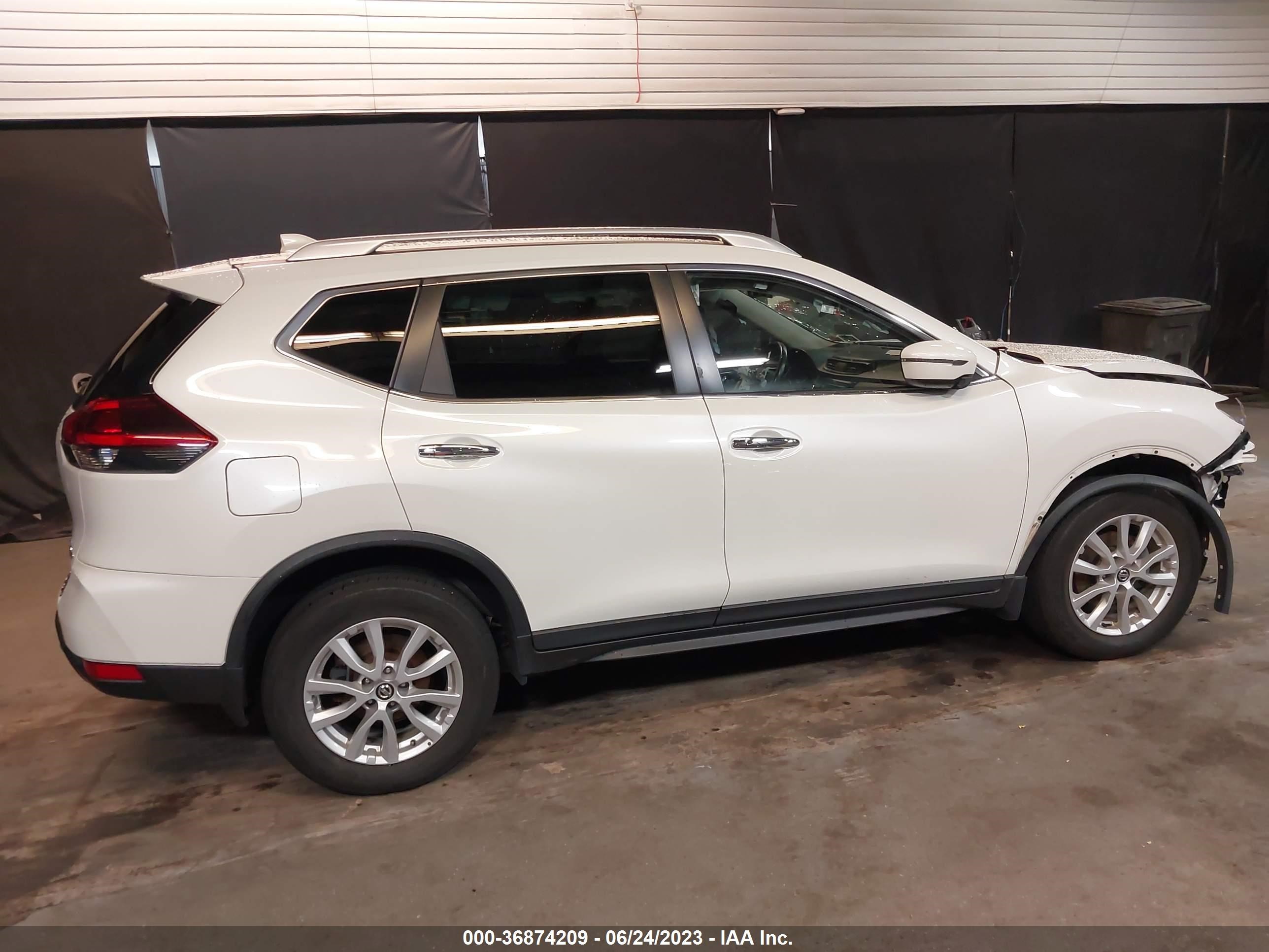 Photo 13 VIN: KNMAT2MV8JP599980 - NISSAN ROGUE 