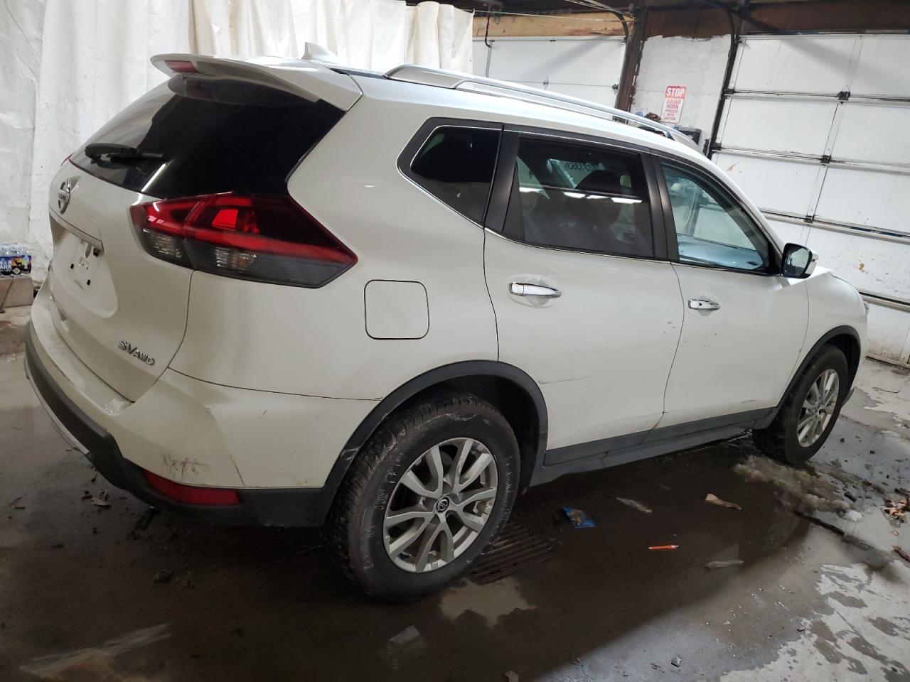 Photo 2 VIN: KNMAT2MV8JP605051 - NISSAN ROGUE 