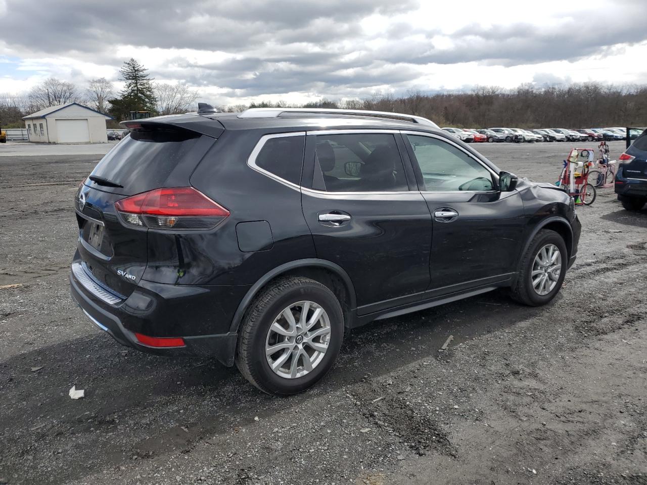 Photo 2 VIN: KNMAT2MV8JP613781 - NISSAN ROGUE 