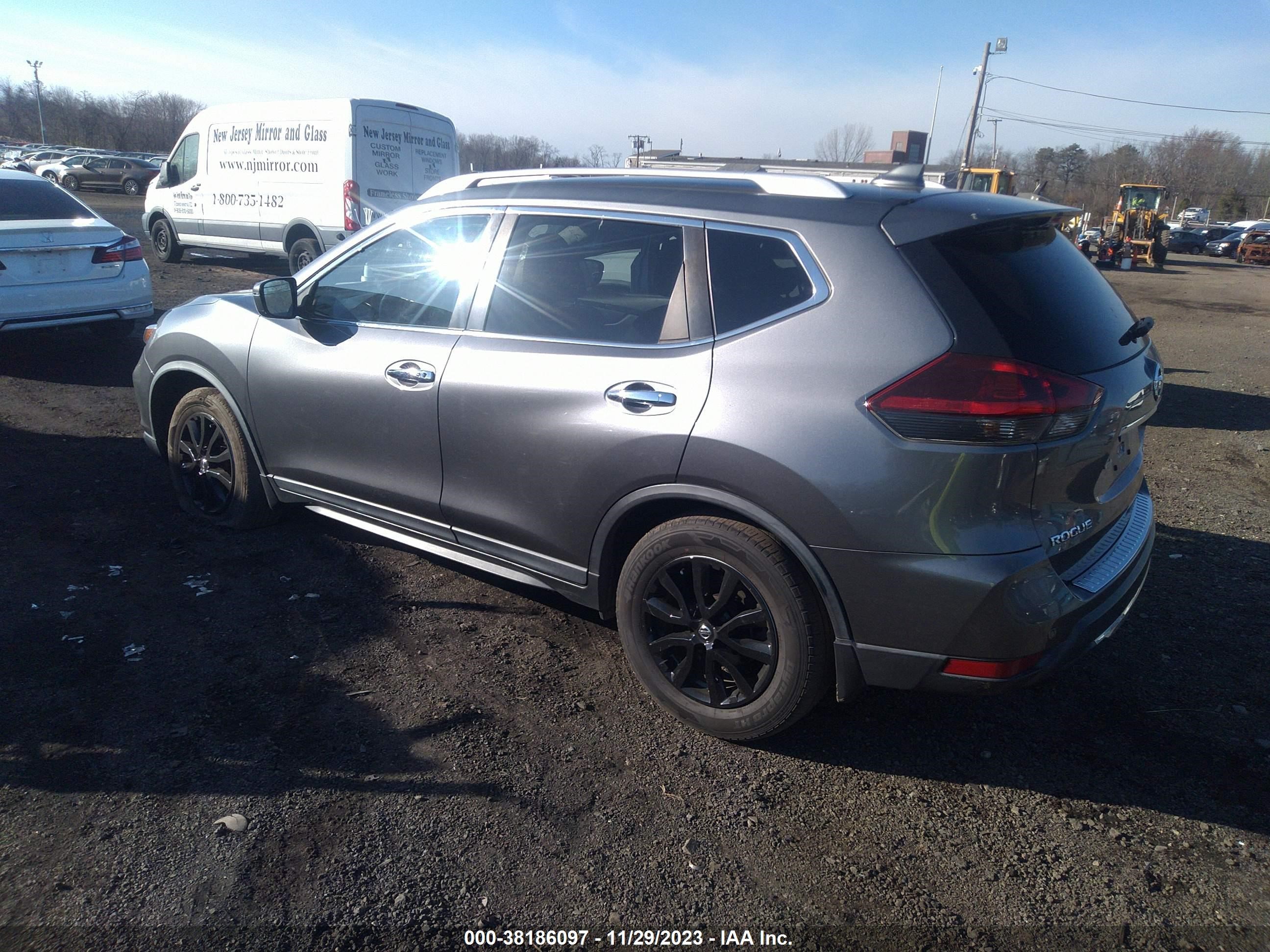 Photo 2 VIN: KNMAT2MV8LP528572 - NISSAN ROGUE 