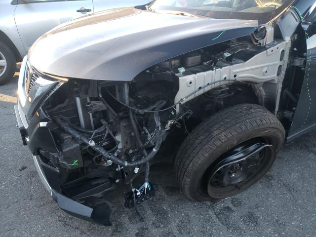 Photo 8 VIN: KNMAT2MV9HP615601 - NISSAN ROGUE 