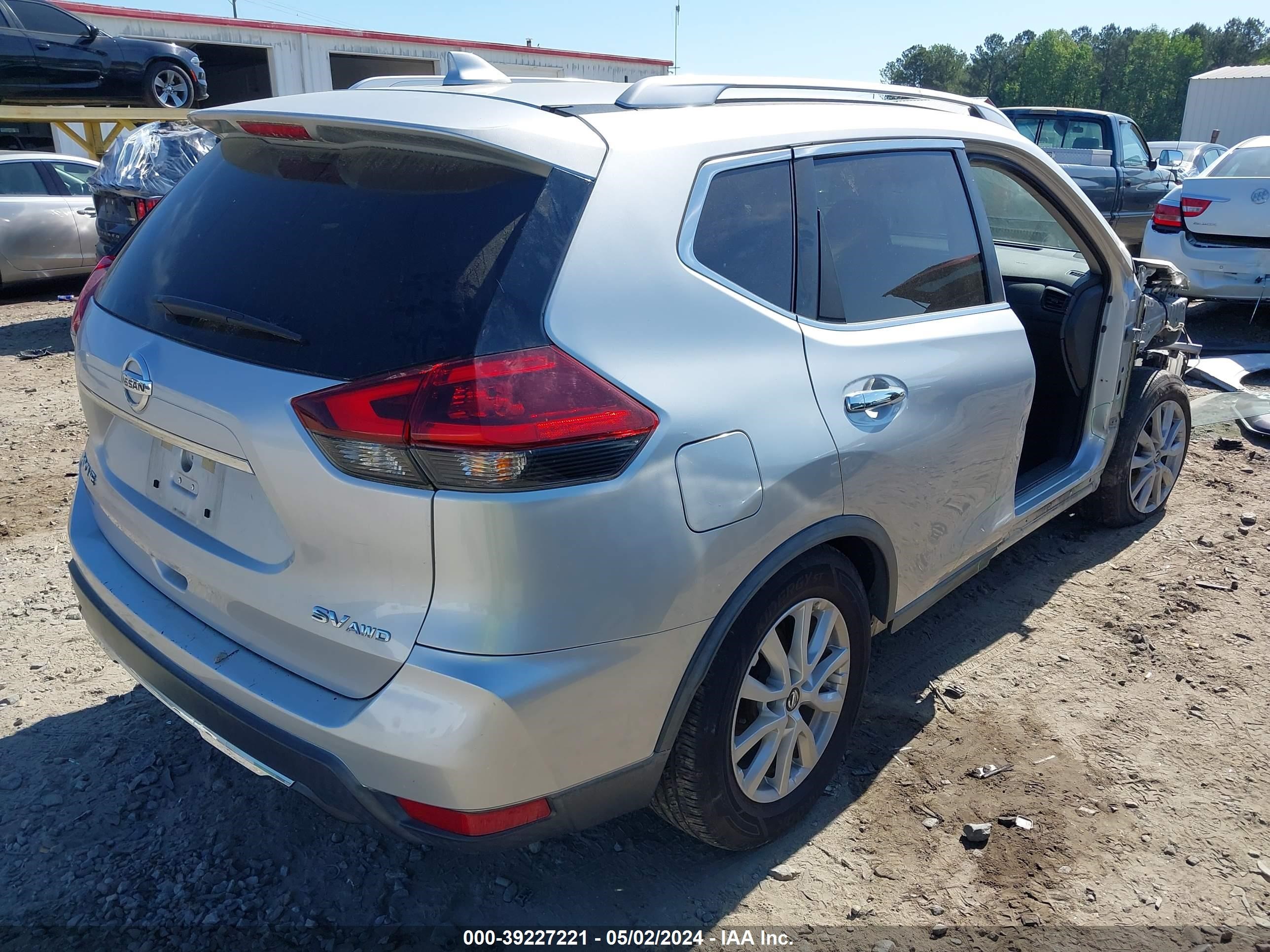 Photo 3 VIN: KNMAT2MV9JP518775 - NISSAN ROGUE 