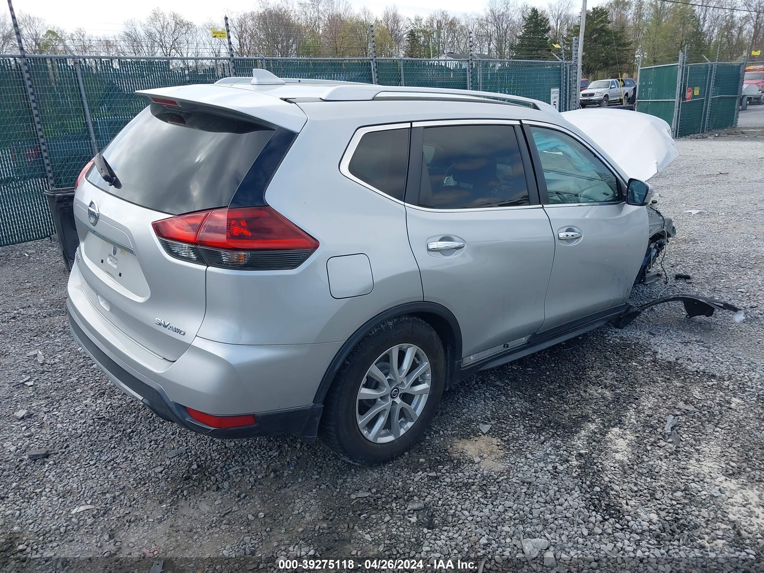 Photo 3 VIN: KNMAT2MV9JP577695 - NISSAN ROGUE 