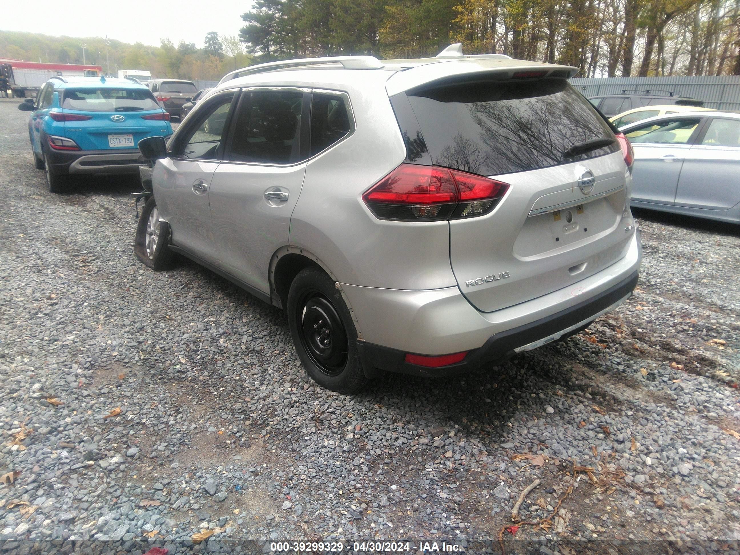 Photo 2 VIN: KNMAT2MV9JP610422 - NISSAN ROGUE 