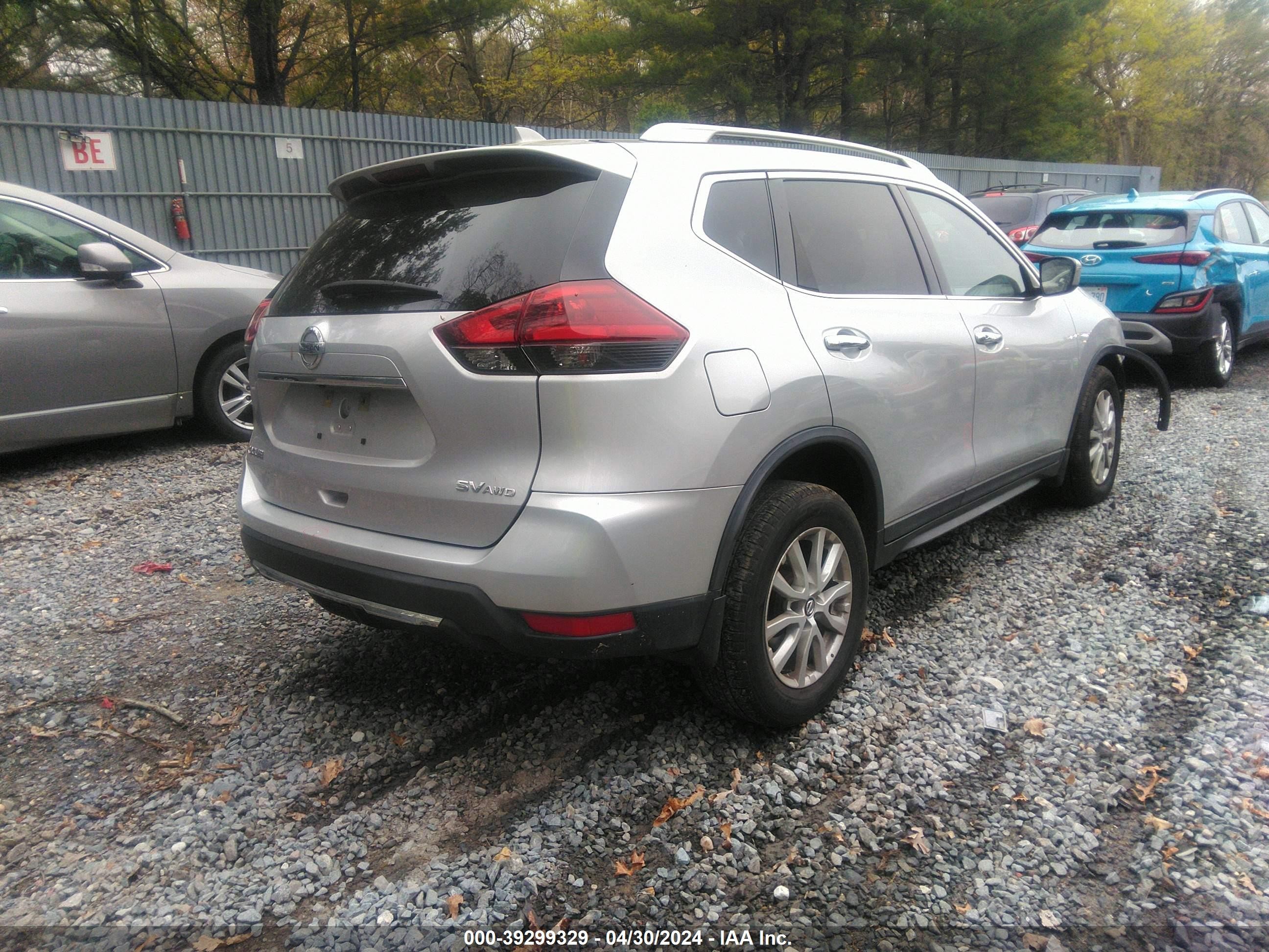 Photo 3 VIN: KNMAT2MV9JP610422 - NISSAN ROGUE 