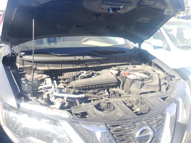 Photo 6 VIN: KNMAT2MVXHP517242 - NISSAN ROGUE 