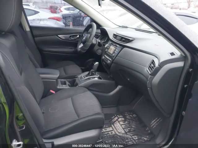 Photo 4 VIN: KNMAT2MVXHP583886 - NISSAN ROGUE 