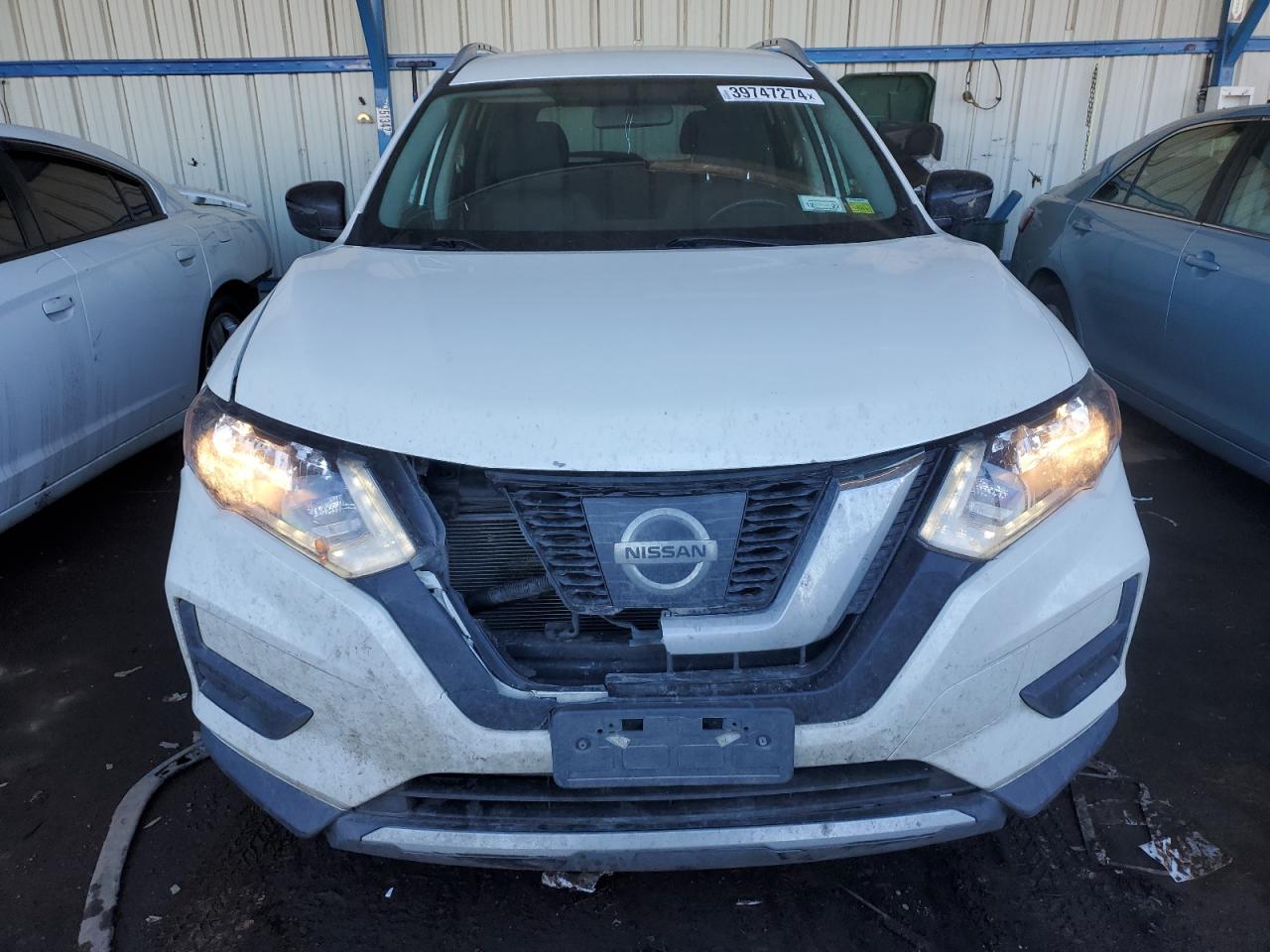 Photo 4 VIN: KNMAT2MVXHP615607 - NISSAN ROGUE 