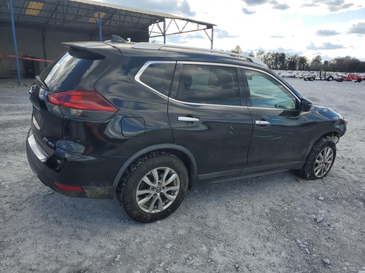 Photo 2 VIN: KNMAT2MVXJP510474 - NISSAN ROGUE 