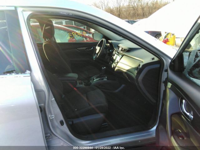 Photo 4 VIN: KNMAT2MVXKP516437 - NISSAN ROGUE 