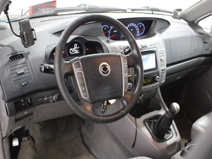 Photo 6 VIN: KPTN0B1TSDP080217 - SSANGYONG TURISMO MPV 