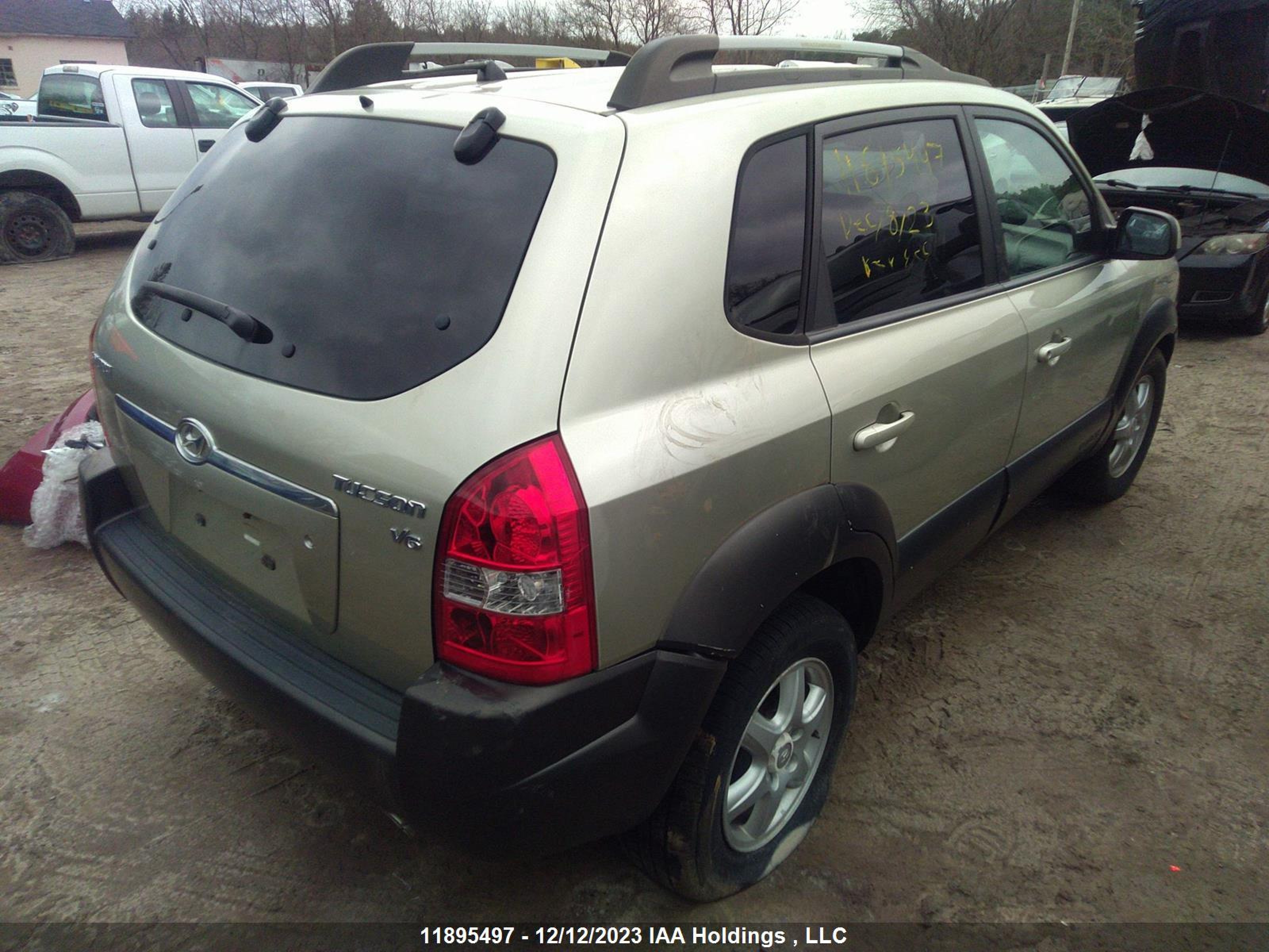 Photo 3 VIN: KW8JM72D15U163303 - HYUNDAI TUCSON 