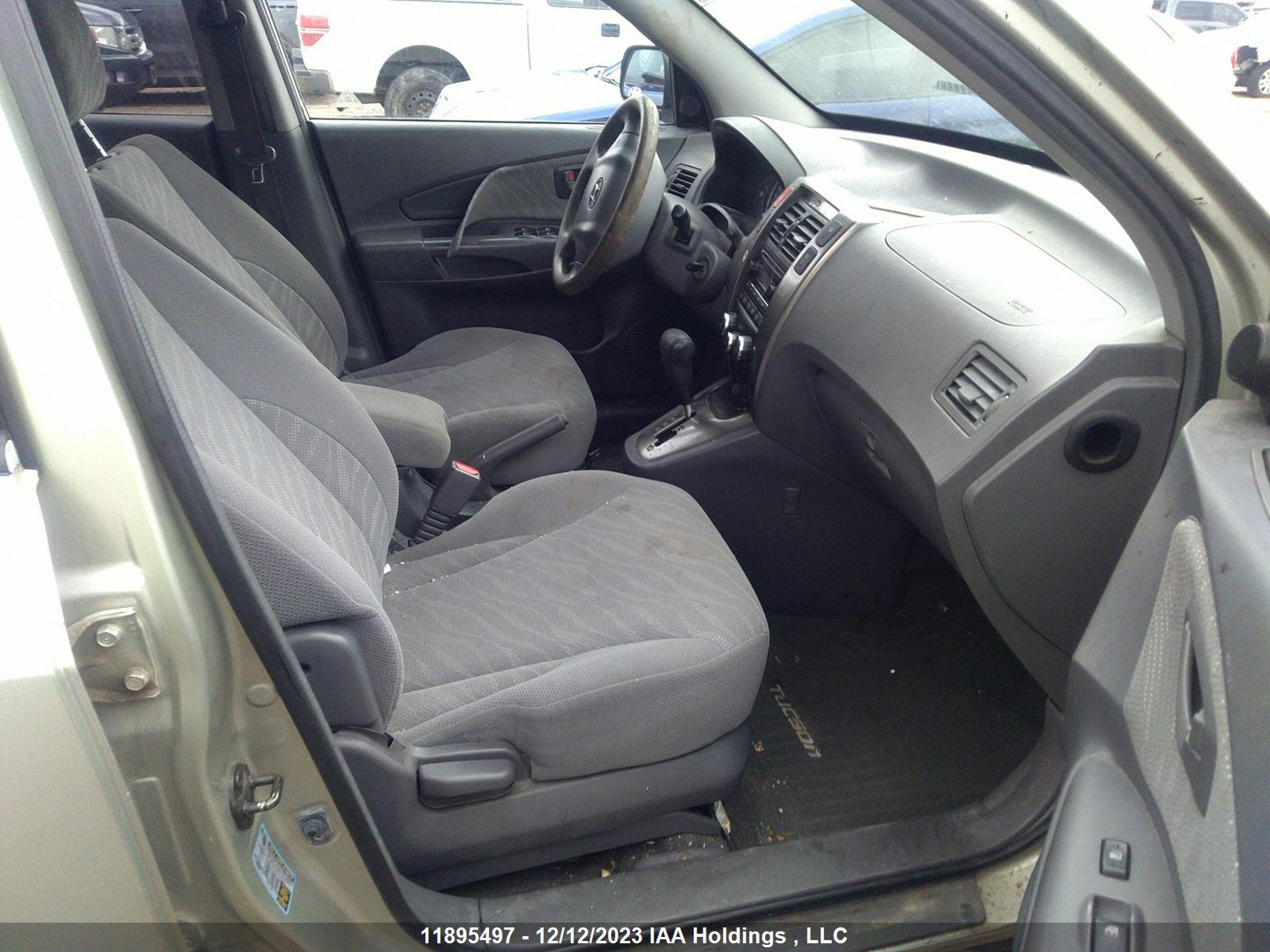 Photo 4 VIN: KW8JM72D15U163303 - HYUNDAI TUCSON 