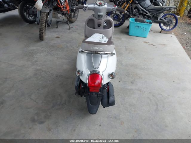 Photo 5 VIN: LALAF7010F3200519 - HONDA METROPOLITAN 