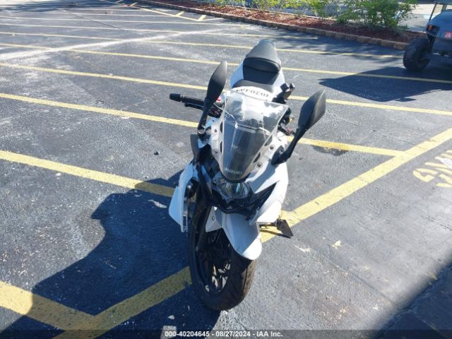 Photo 4 VIN: LC6DN11A8J1100340 - SUZUKI GSX250R 