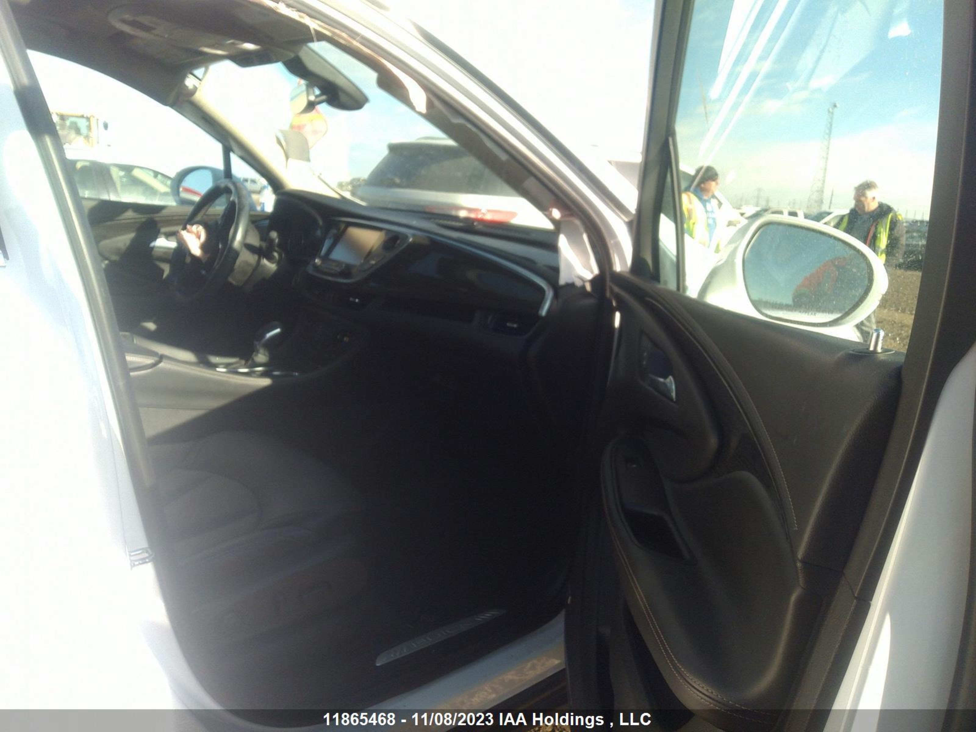 Photo 4 VIN: LRBFX3SX0JD055266 - BUICK ENVISION 