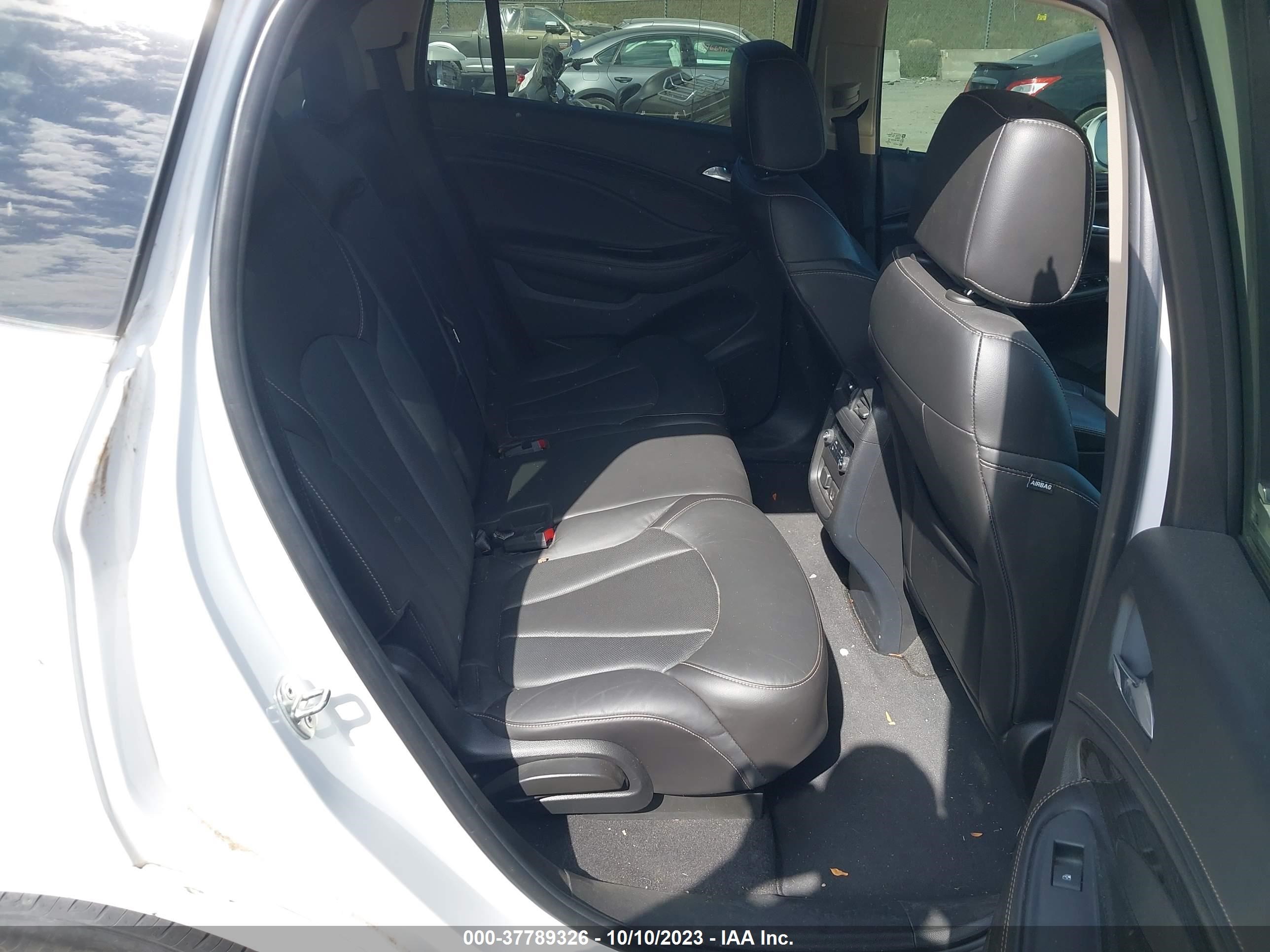 Photo 7 VIN: LRBFX3SX2JD116441 - BUICK ENVISION 