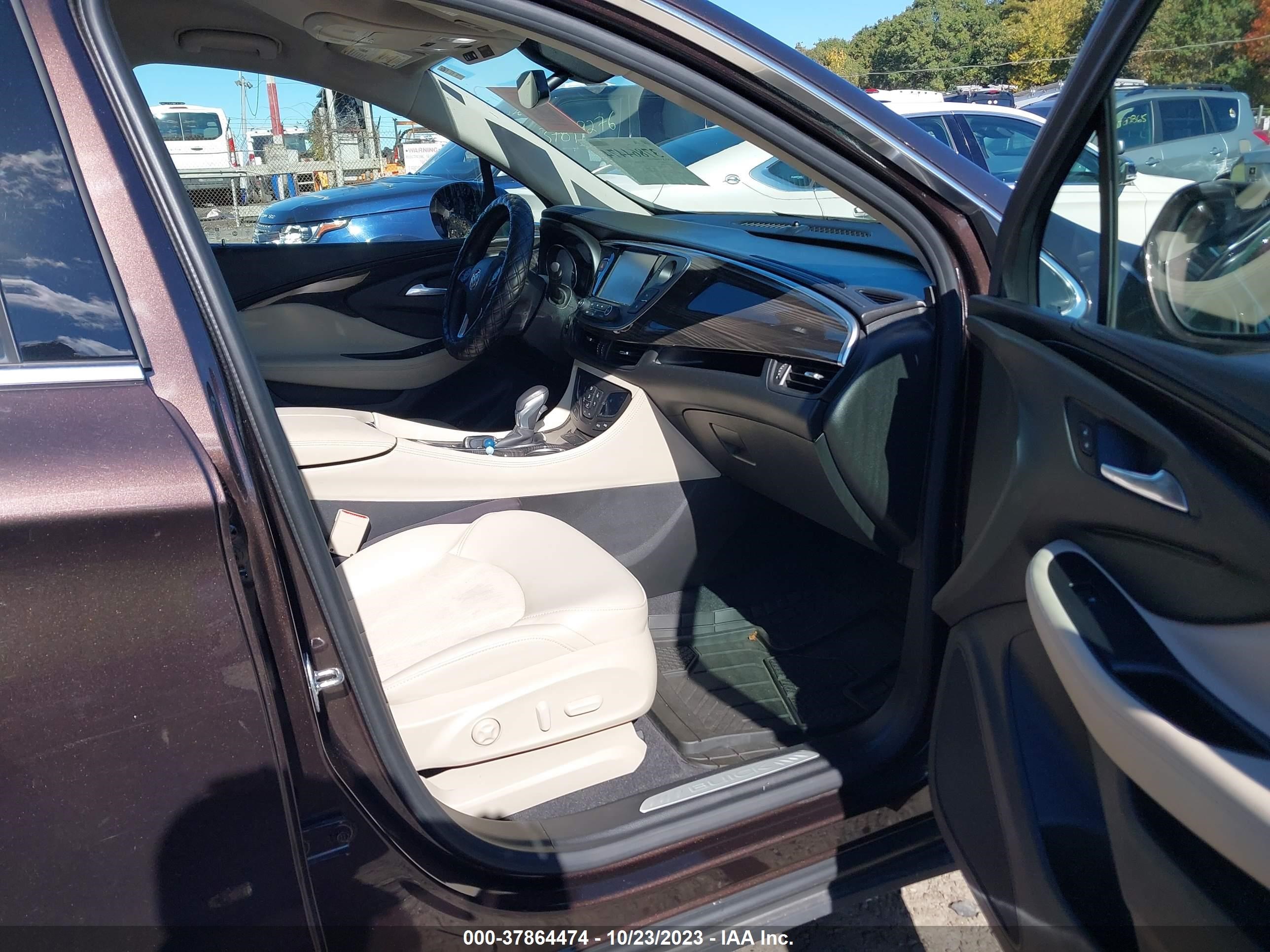 Photo 4 VIN: LRBFXBSA9LD061821 - BUICK ENVISION 