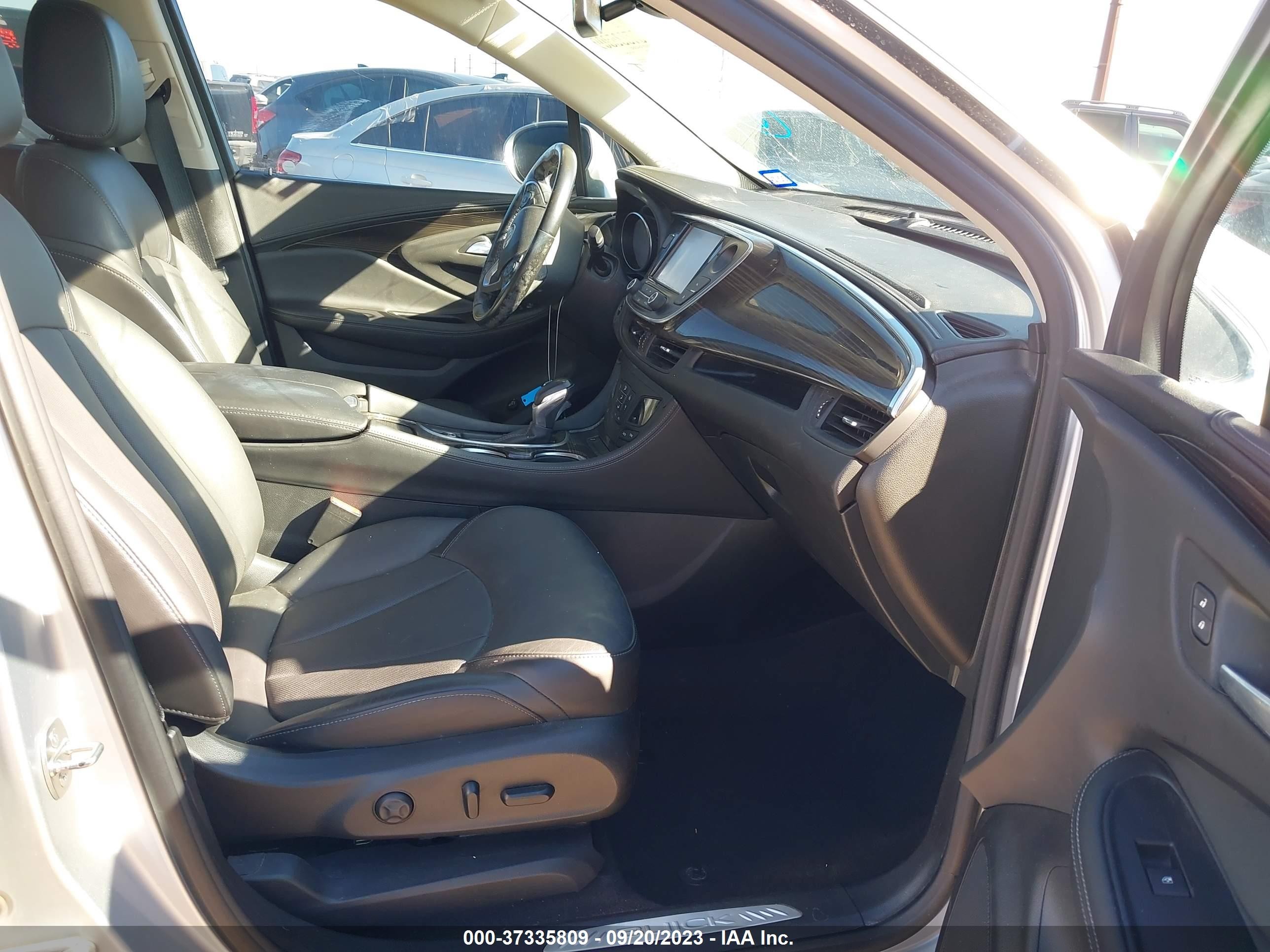 Photo 4 VIN: LRBFXCSA7KD018597 - BUICK ENVISION 