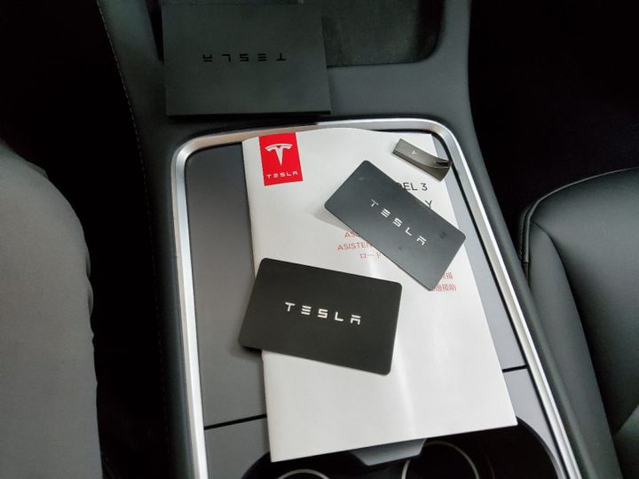 Photo 2 VIN: LRW3E7FR6NC565899 - TESLA MODEL 