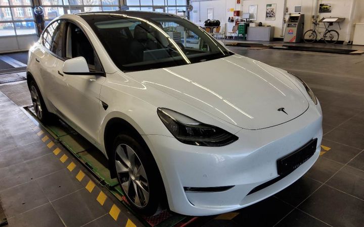 Photo 1 VIN: LRWYGCEK7NC263535 - TESLA MODEL Y 